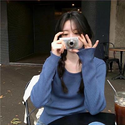 在此一群