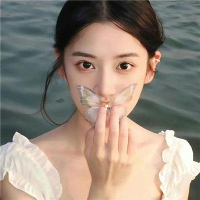 黄阿丽：小眼镜蛇